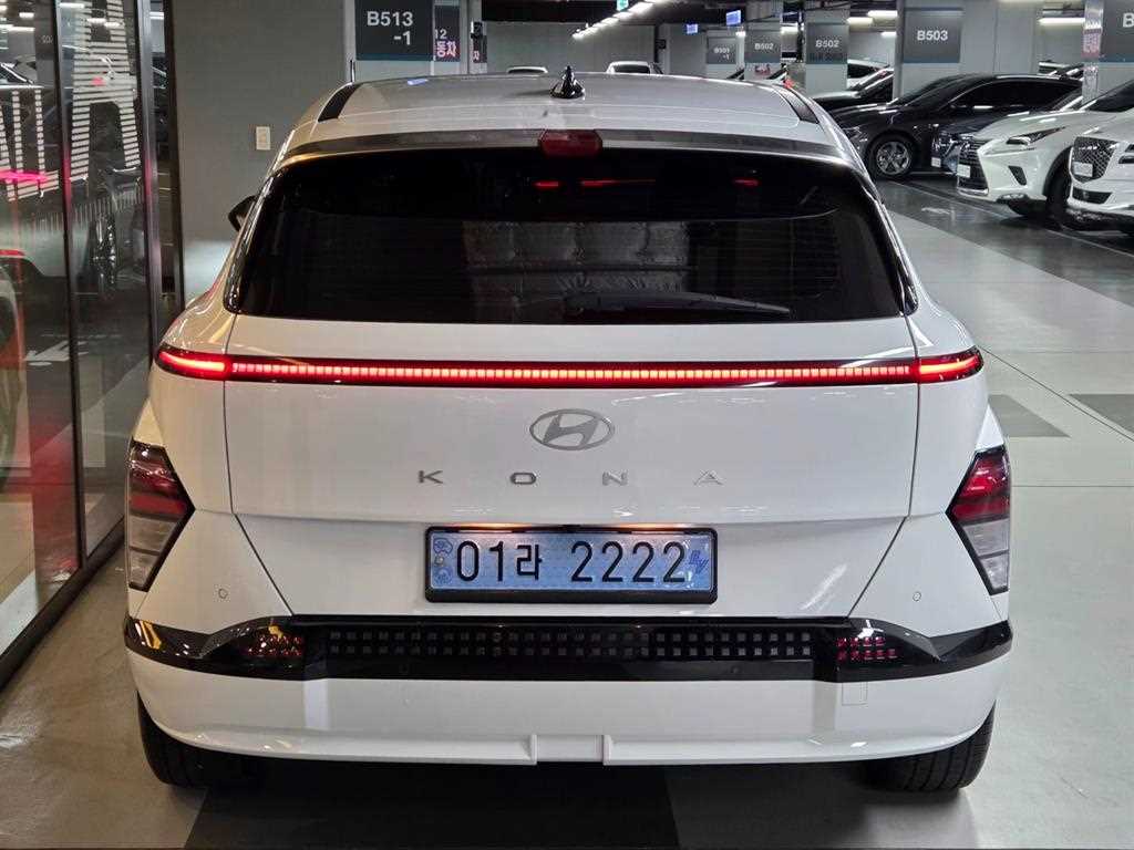 HYUNDAI Kona - Vista 5