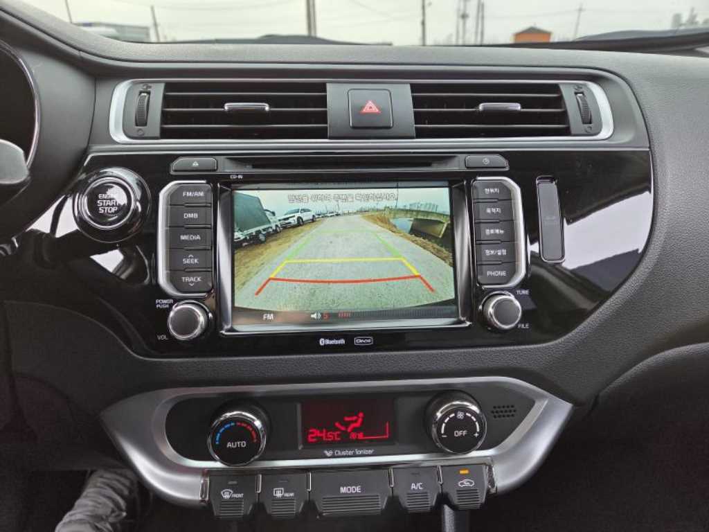 KIA Pride - Vista 11