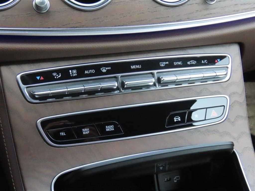 Mercedes Benz E class - Vista 7