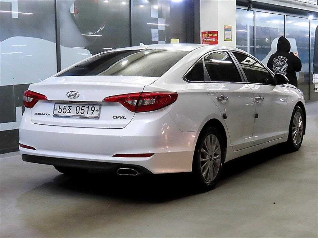 HYUNDAI Sonata - Vista 4
