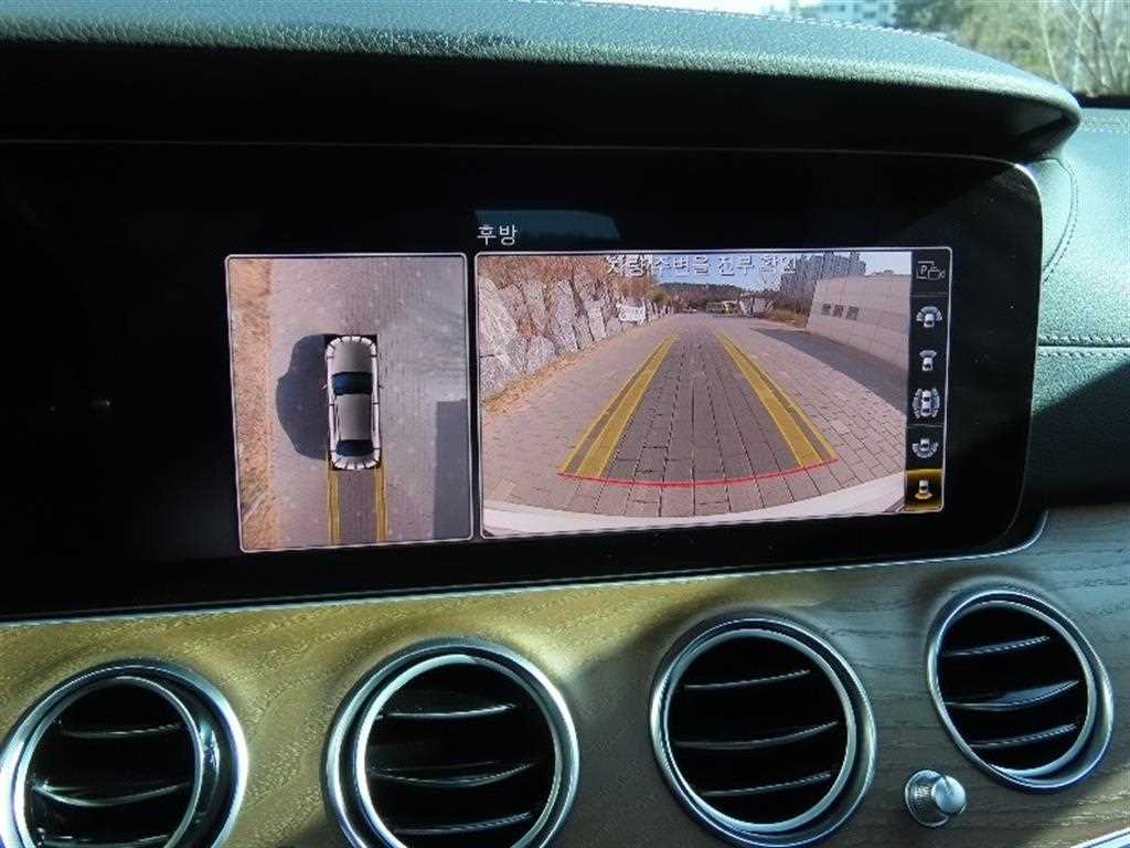 Mercedes Benz E class - Vista 9