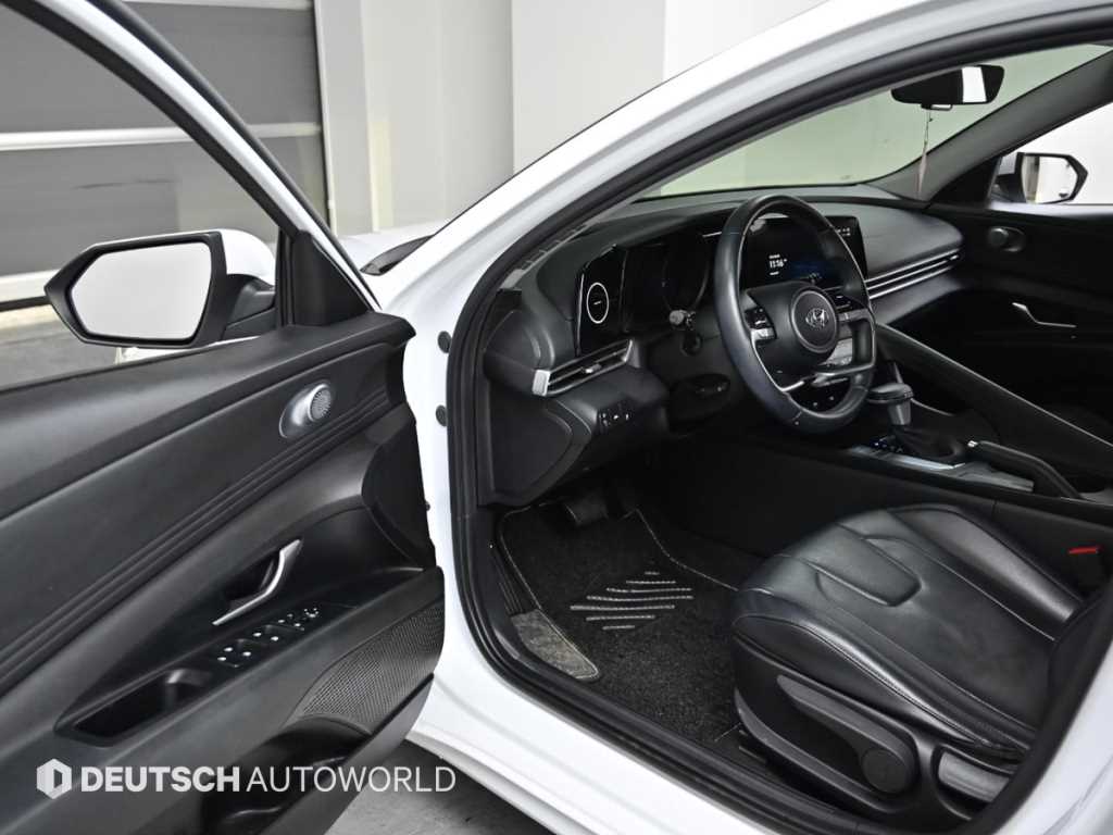 HYUNDAI Avante - Vista 11