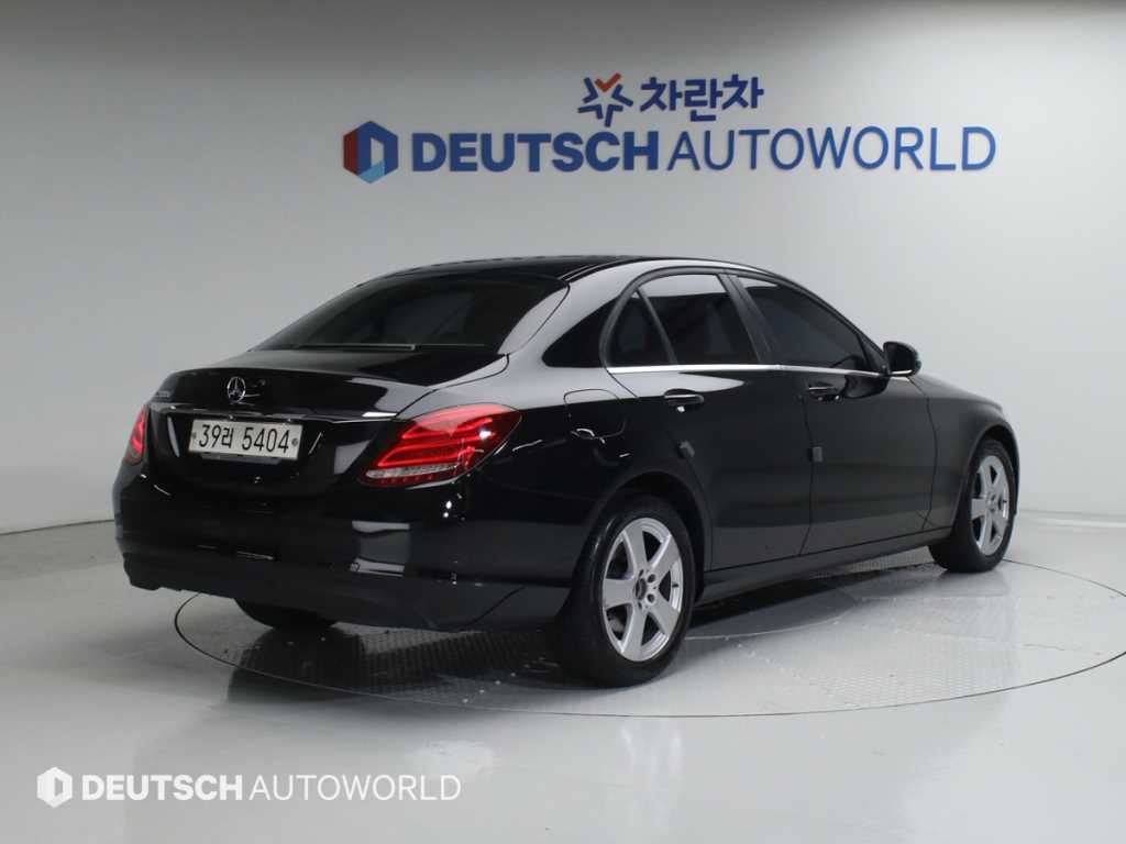 Mercedes Benz C Class - Vista 2