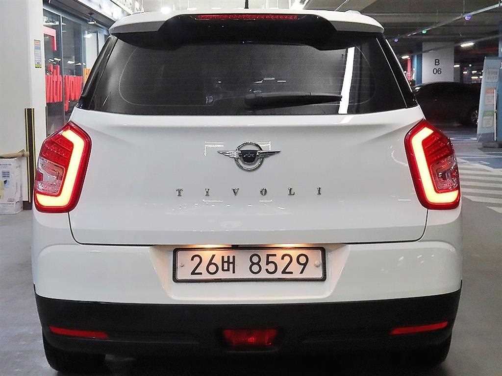 Ssangyong Tivoli - Vista 5
