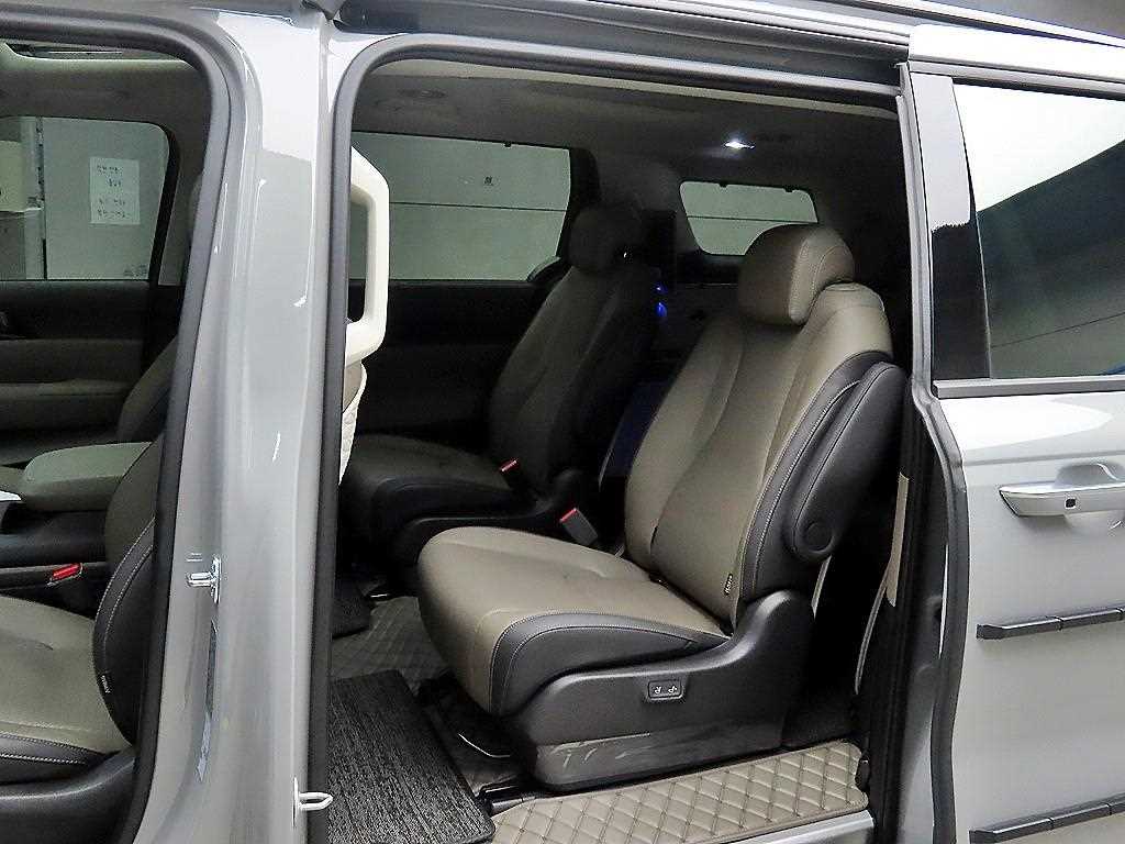 KIA Carnival - Vista 6