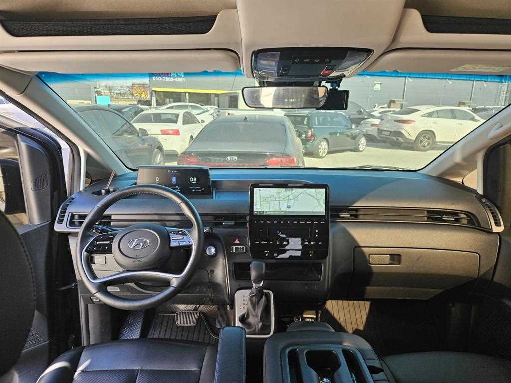 HYUNDAI Staria - Vista 8