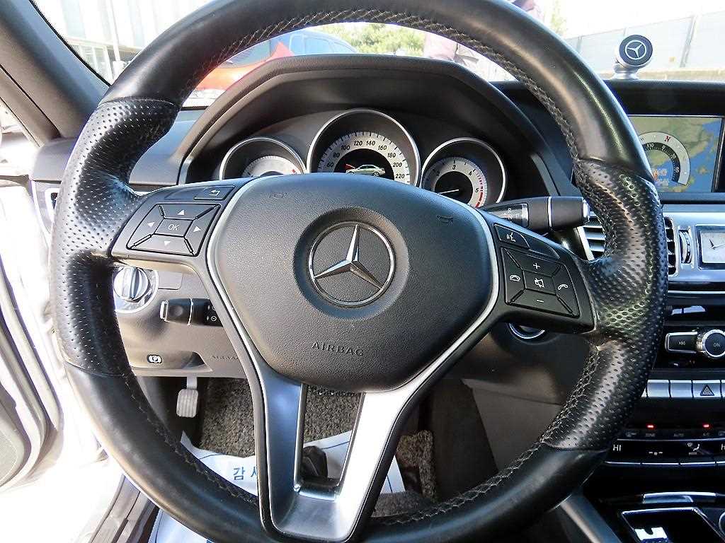 Mercedes Benz E class - Vista 8