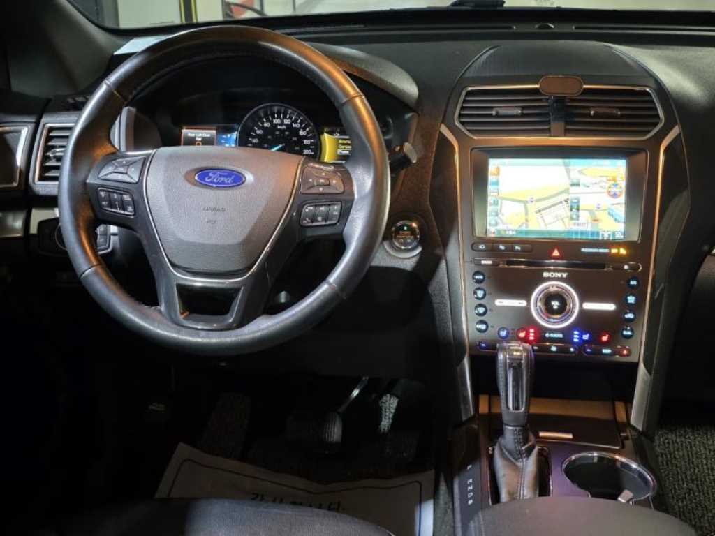 Ford Explorer - Vista 10