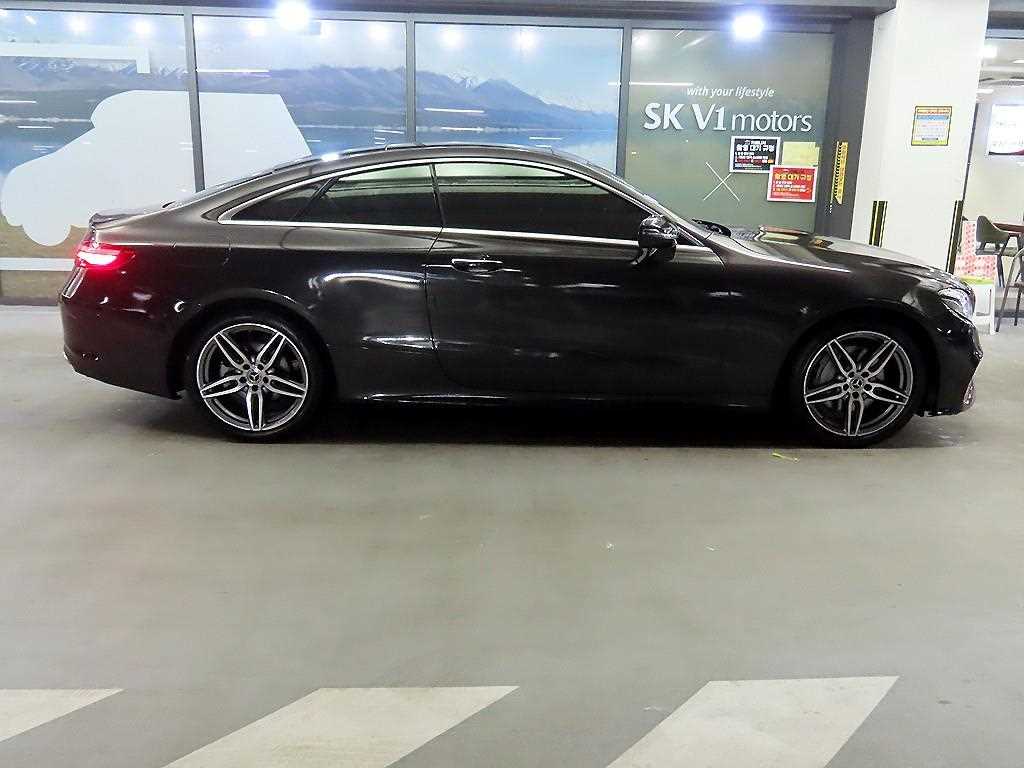 Mercedes Benz E class - Vista 3