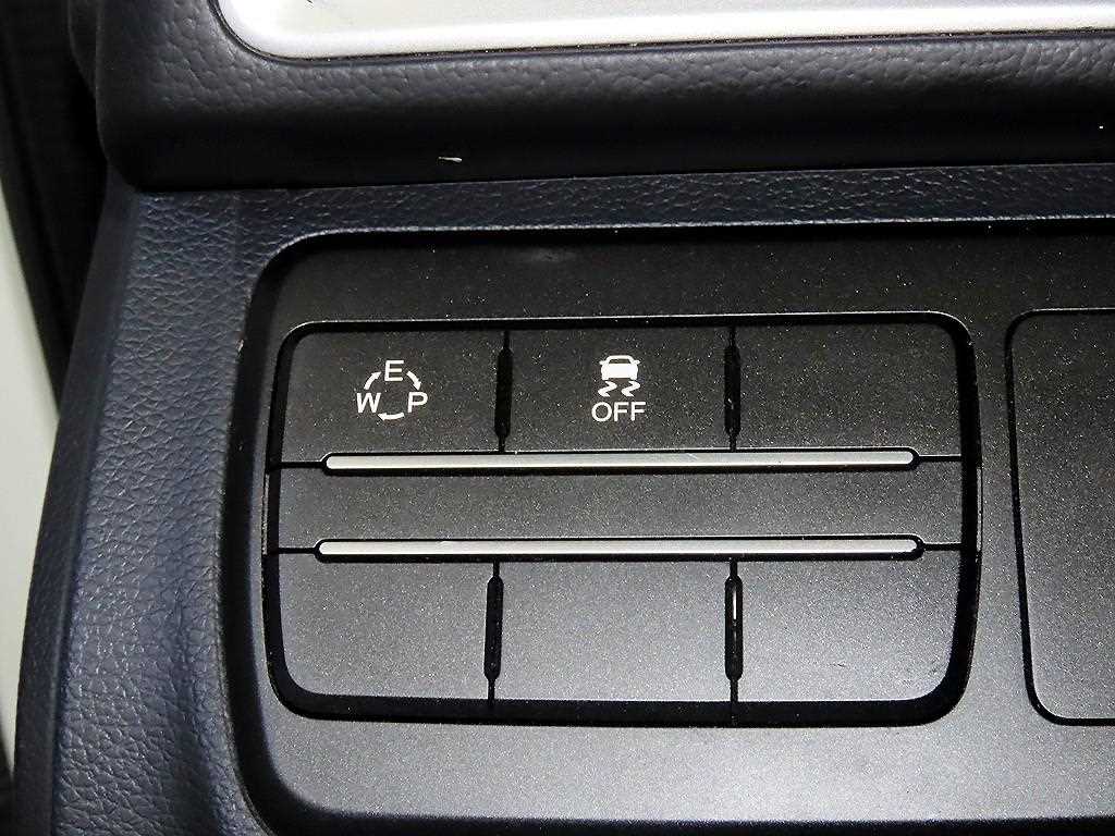 Ssangyong Tivoli 2015 Blanco - Importación desde Corea - HF Imports Iquique - Foto 14