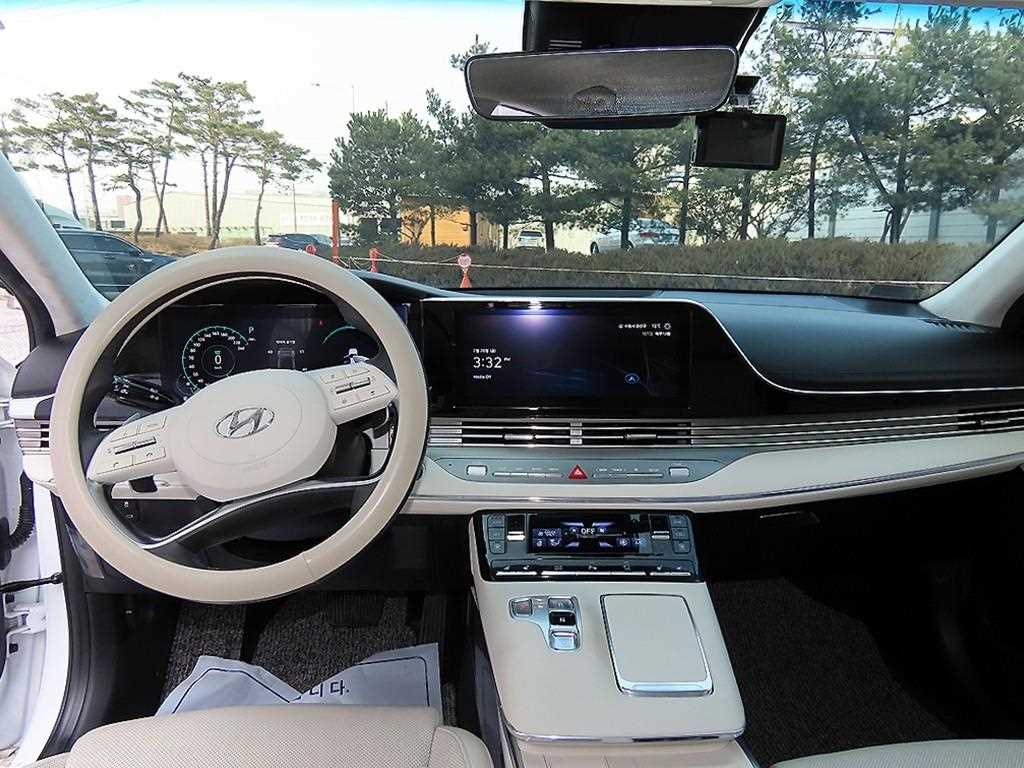 HYUNDAI Grandeur - Vista 7