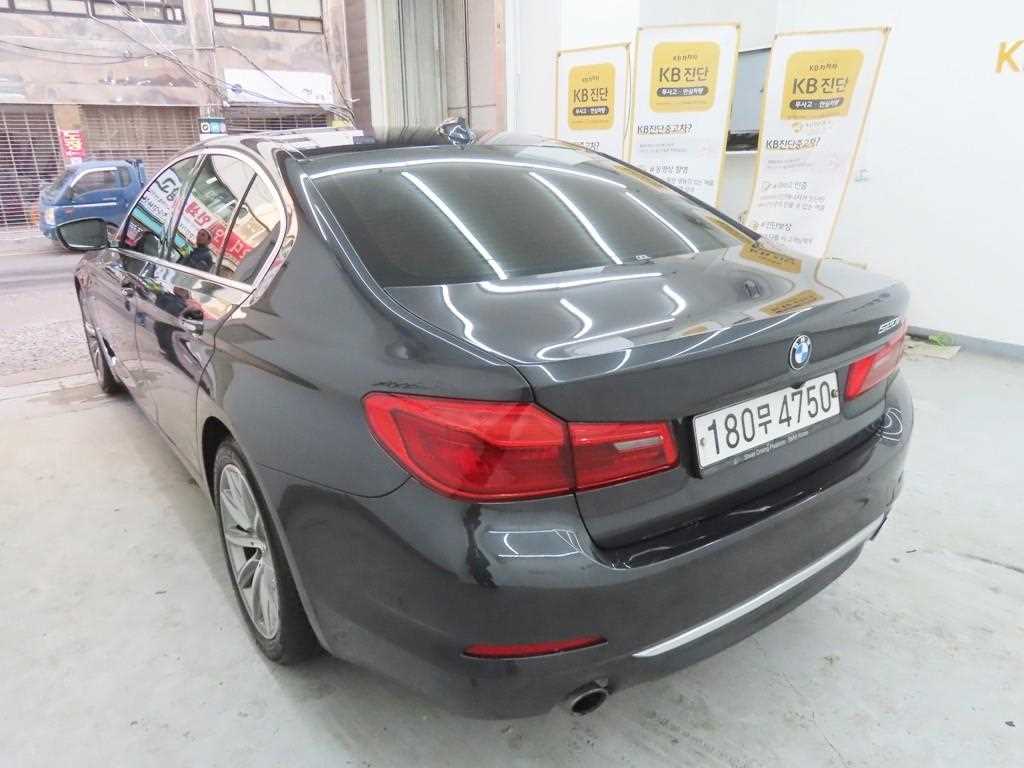 BMW 5 Series - Vista 4