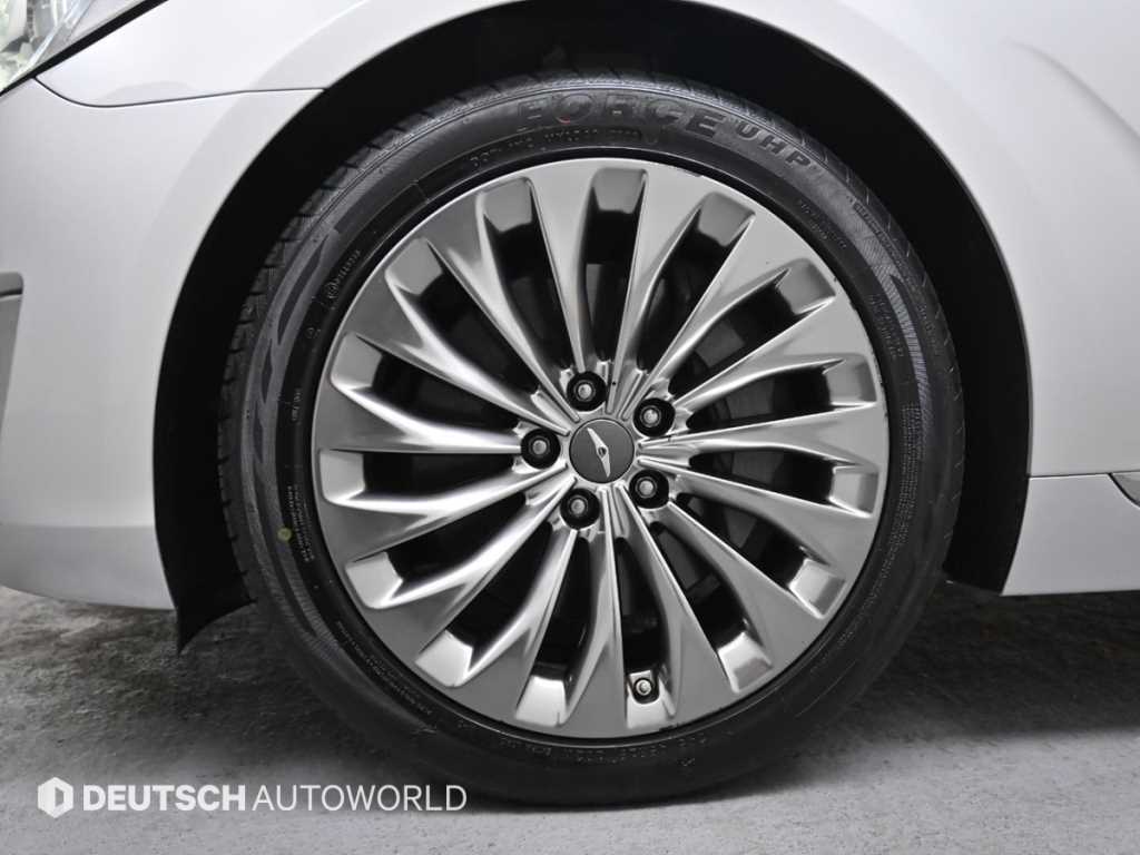 Genesis EQ900 - Vista 5