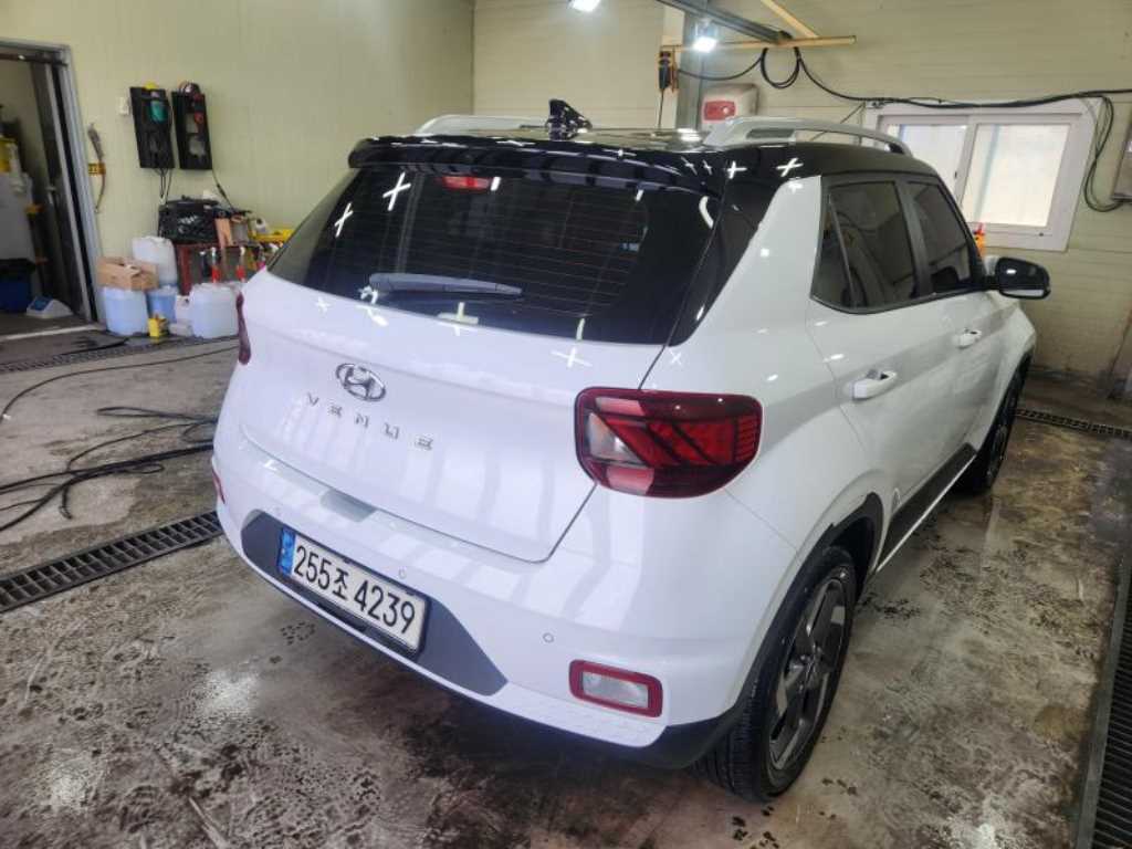 HYUNDAI Venue - Vista 7