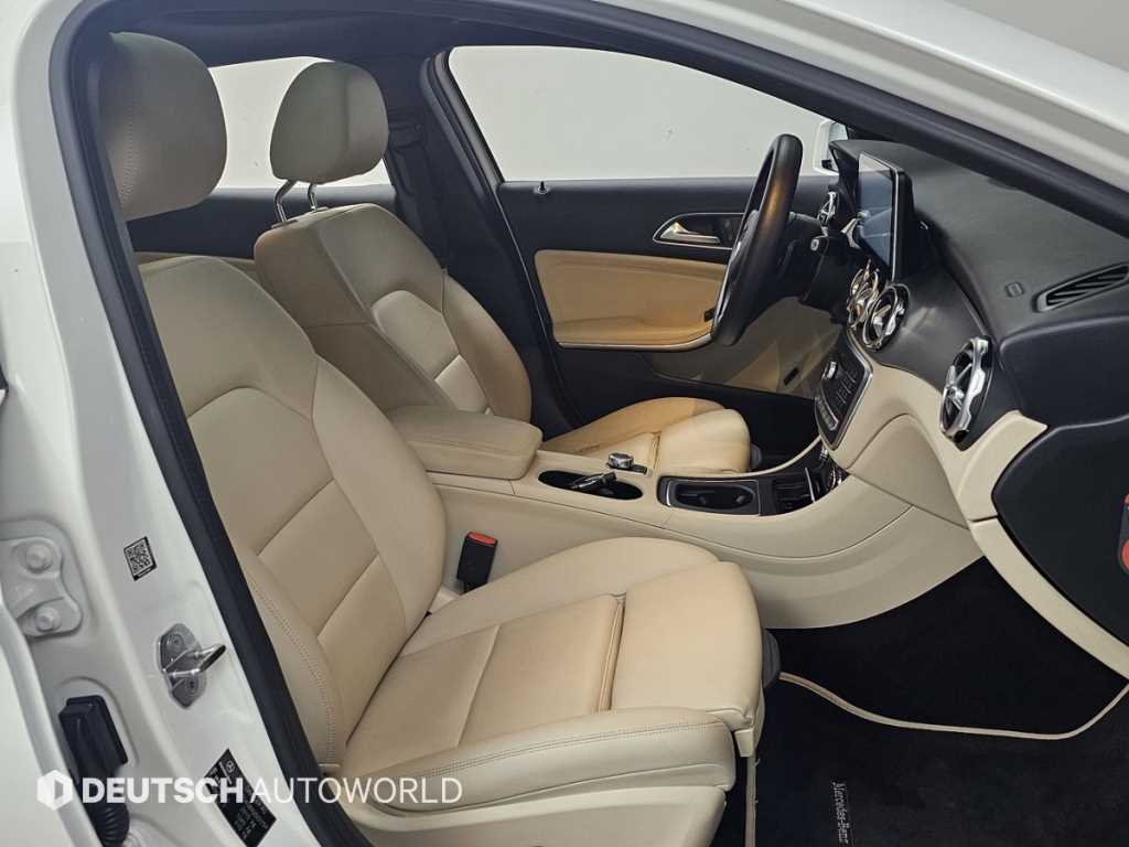 Mercedes Benz GLA Class - Vista 10