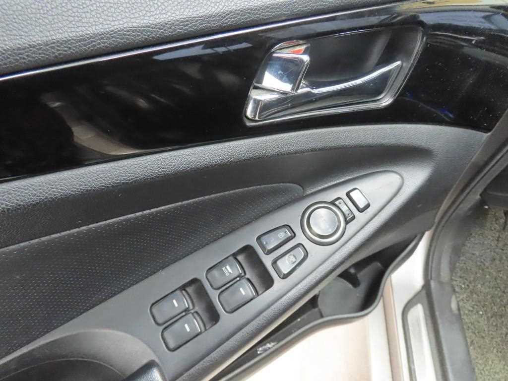 HYUNDAI Sonata - Vista 9