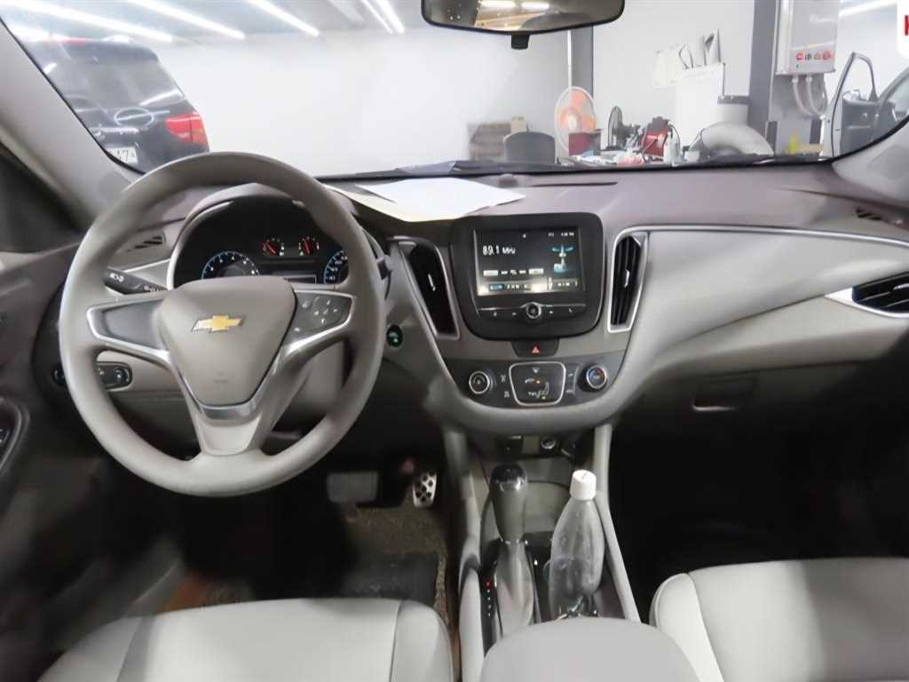 Chevrolet Malibu - Vista 4