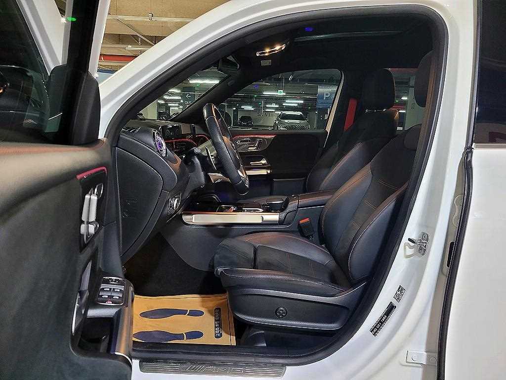 Mercedes Benz GLB Class - Vista 7