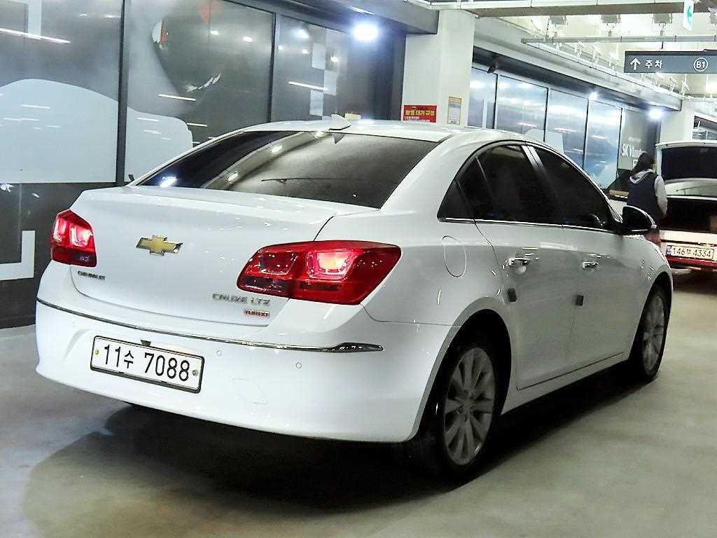 Chevrolet Cruise - Vista 4