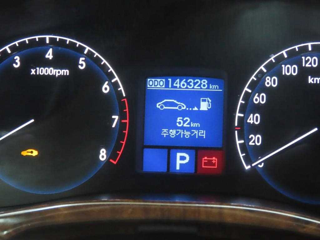 HYUNDAI Genesis - Vista 8