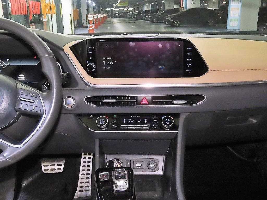 HYUNDAI Sonata - Vista 11