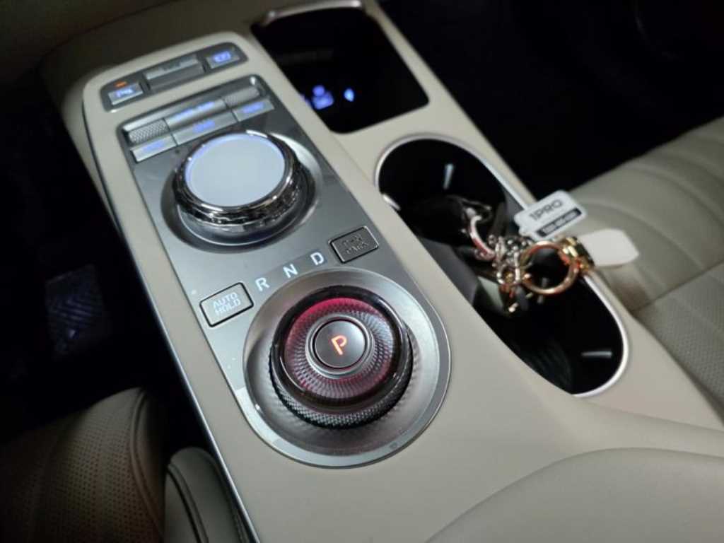 Genesis GV70 - Vista 7