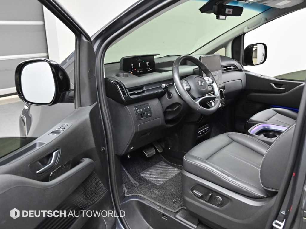 HYUNDAI Staria - Vista 11