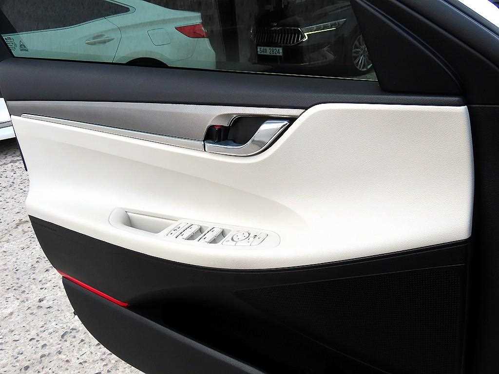 HYUNDAI Grandeur - Vista 11