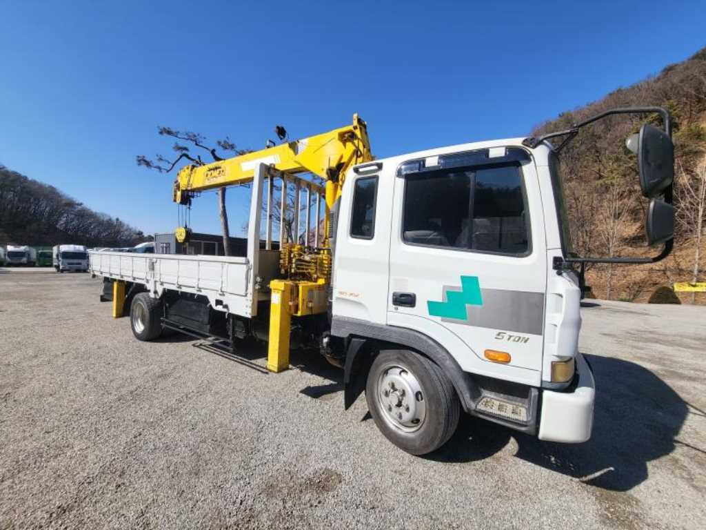 medium and large cargo goso 2004 Blanco - Importación desde Corea - HF Imports Iquique - Foto 1