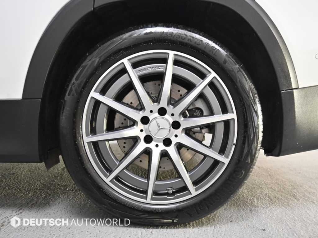 Mercedes Benz GLB Class - Vista 5