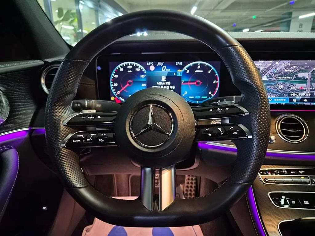 Mercedes Benz E class - Vista 8