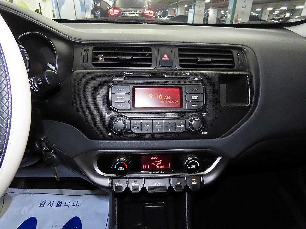 KIA Pride - Vista 11