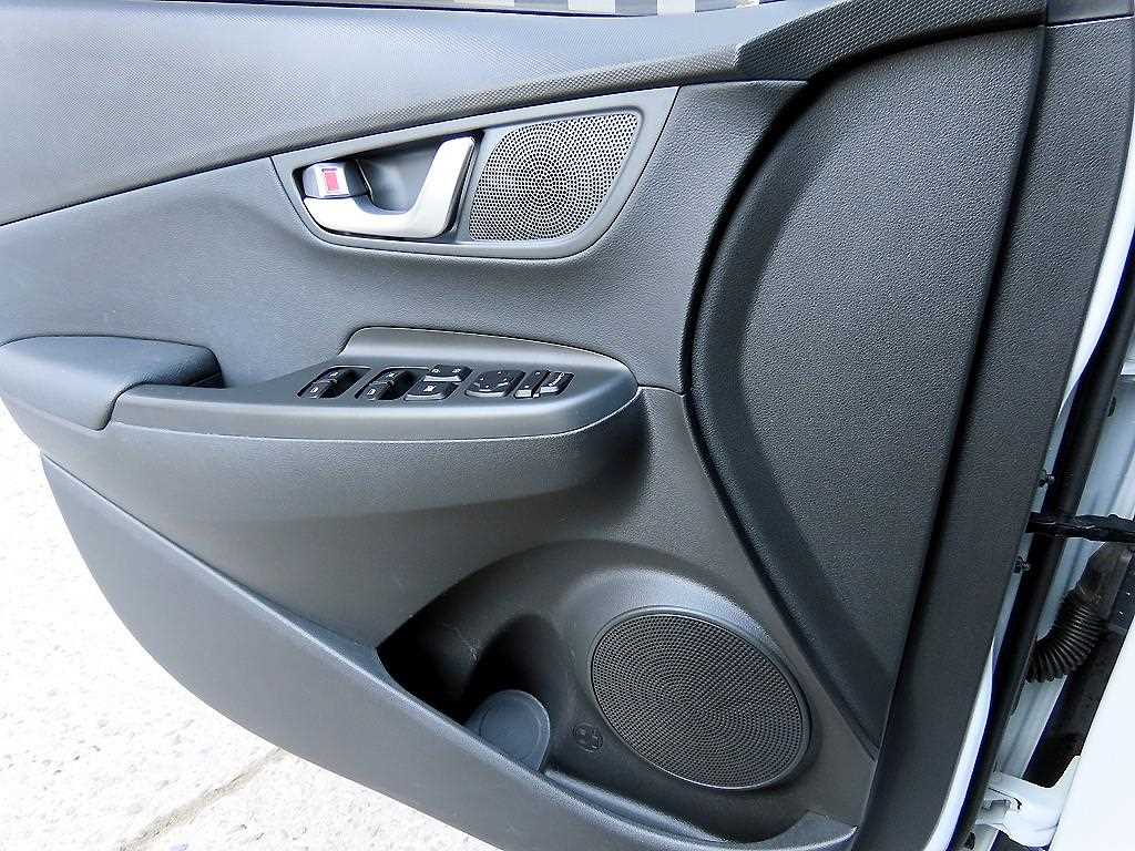 HYUNDAI Kona - Vista 11