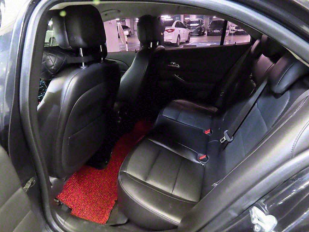 Chevrolet Malibu - Vista 7