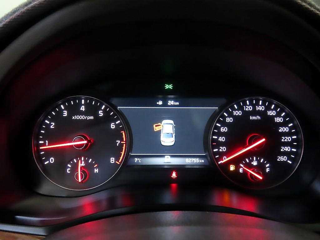 KIA K7 - Vista 9