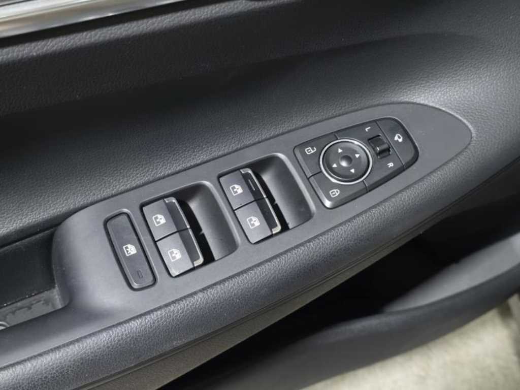 HYUNDAI Grandeur - Vista 12