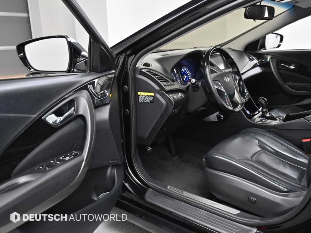 HYUNDAI Grandeur - Vista 11