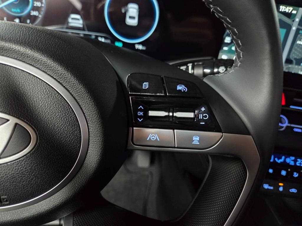 HYUNDAI Avante - Vista 9