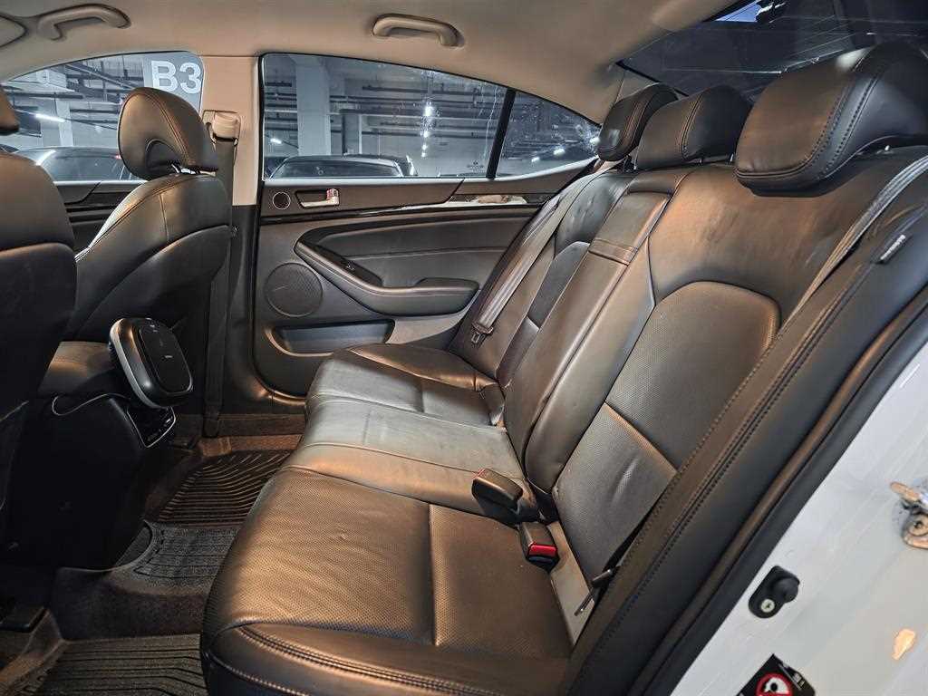 KIA K7 - Vista 8
