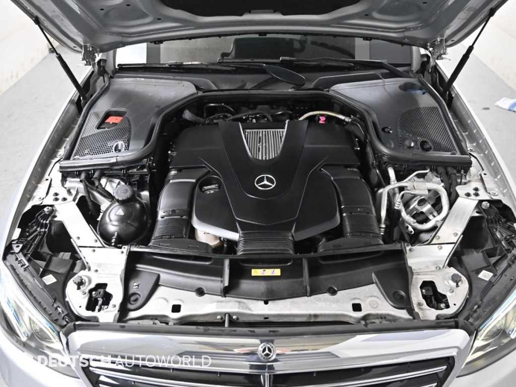 Mercedes Benz E class - Vista 6