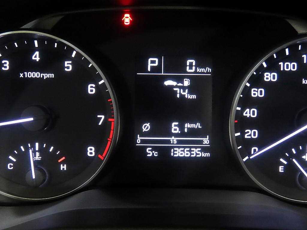 HYUNDAI Avante - Vista 9