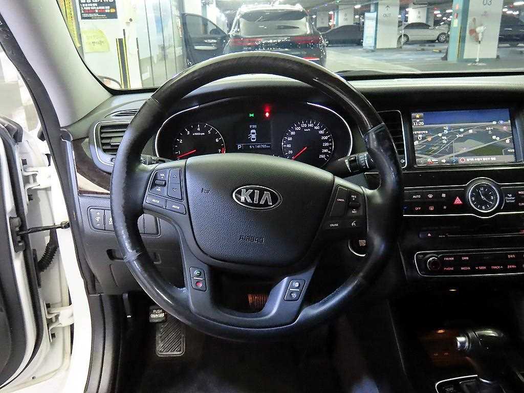 KIA K7 - Vista 8
