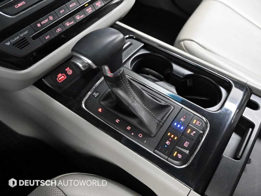 KIA Carnival - Vista 9