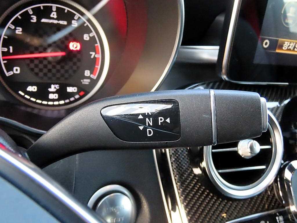 Mercedes Benz GLC Class - Vista 11