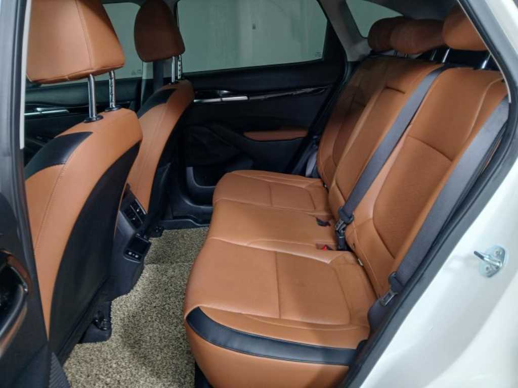 KIA Seltos - Vista 8