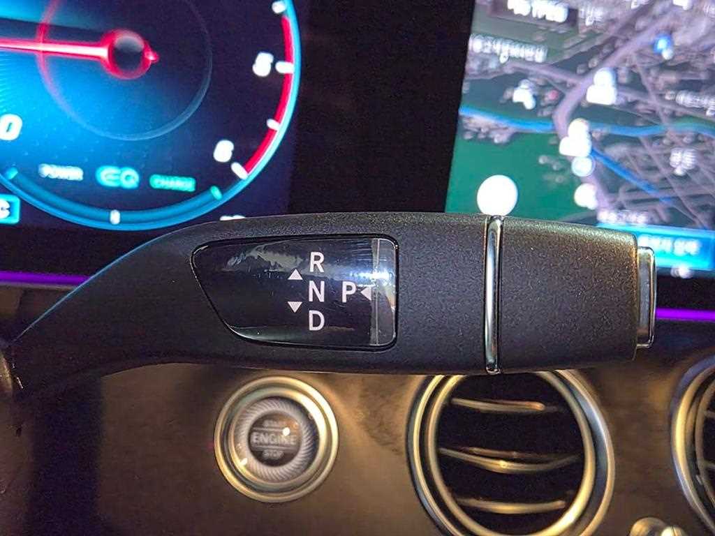 Mercedes Benz E class - Vista 11