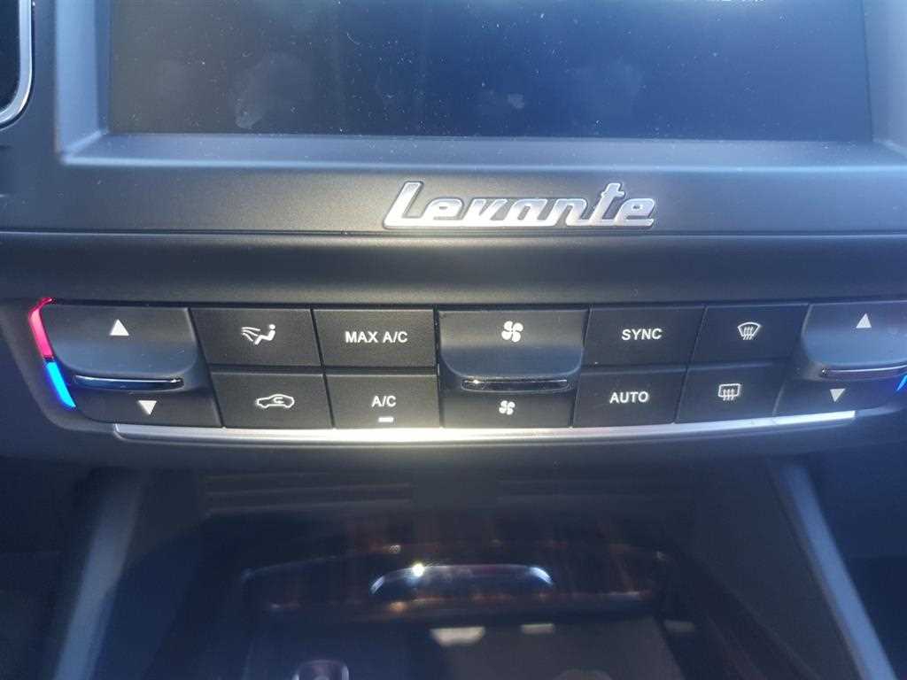 Maserati Levante 2017 Blanco - Importación desde Corea - HF Imports Iquique - Foto 15