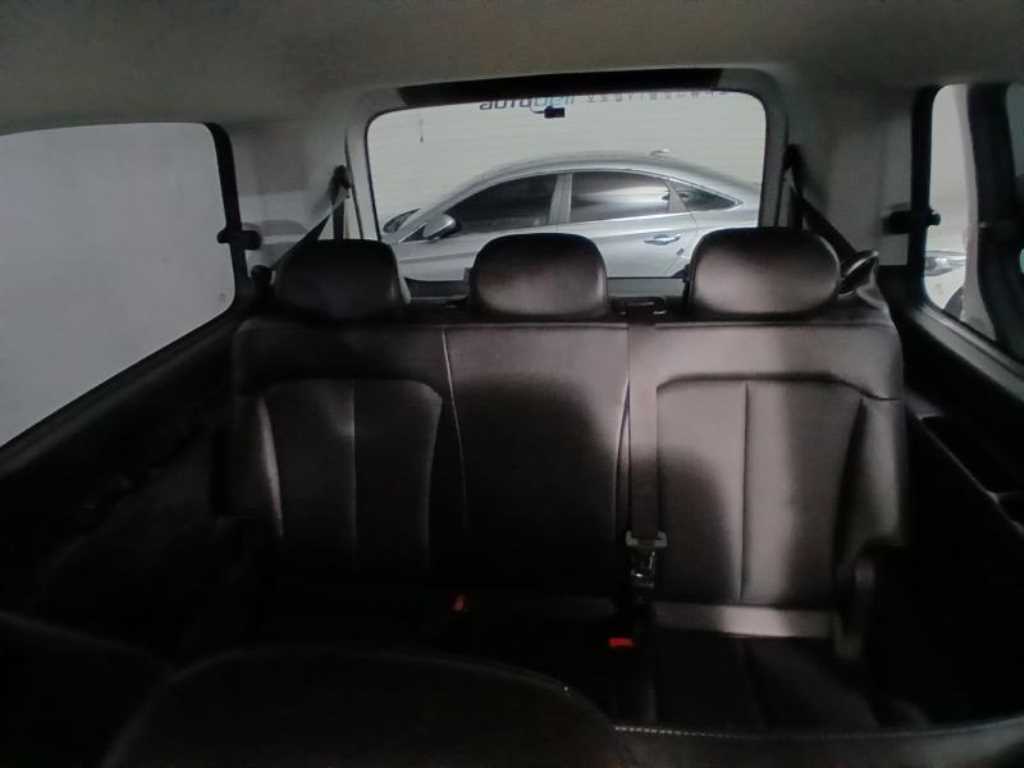 HYUNDAI Staria - Vista 8