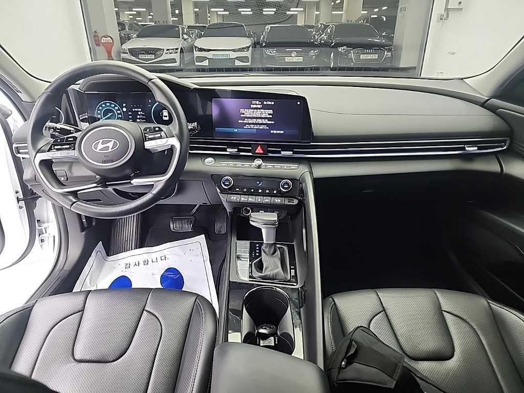 HYUNDAI Avante - Vista 7