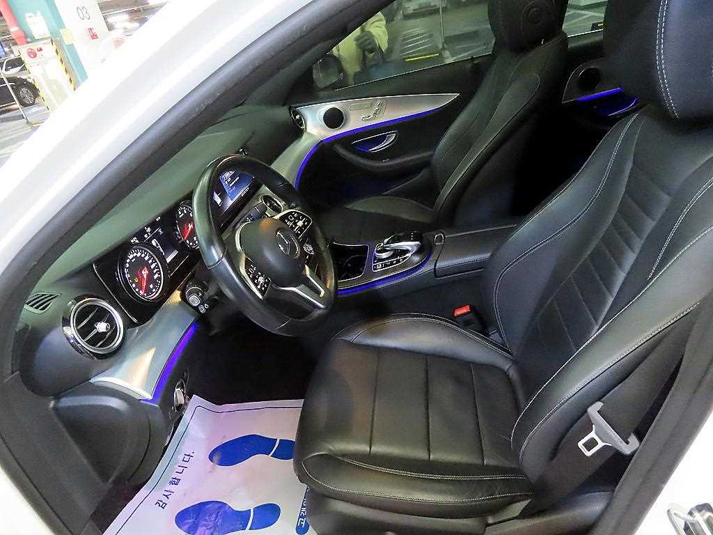 Mercedes Benz E class - Vista 6